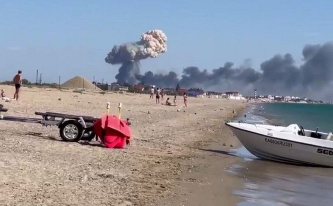 Вибухи на військовому аеродромі в Криму. Фото з відкритих джерел