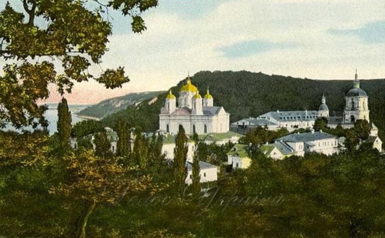 Сакральна пам’ятка на листівці початку ХХ століття. Фото з відкритих джерел