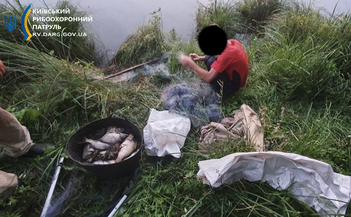 Порушника виявили на річці Поть на Київщині. Фото: фб Київський рибоохоронний патруль