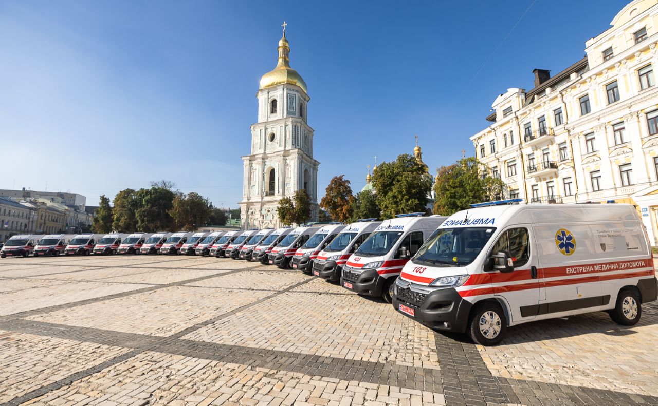 Автомобілі придбали за кошти, що зібрали на платформі United24. Фото: МОЗ