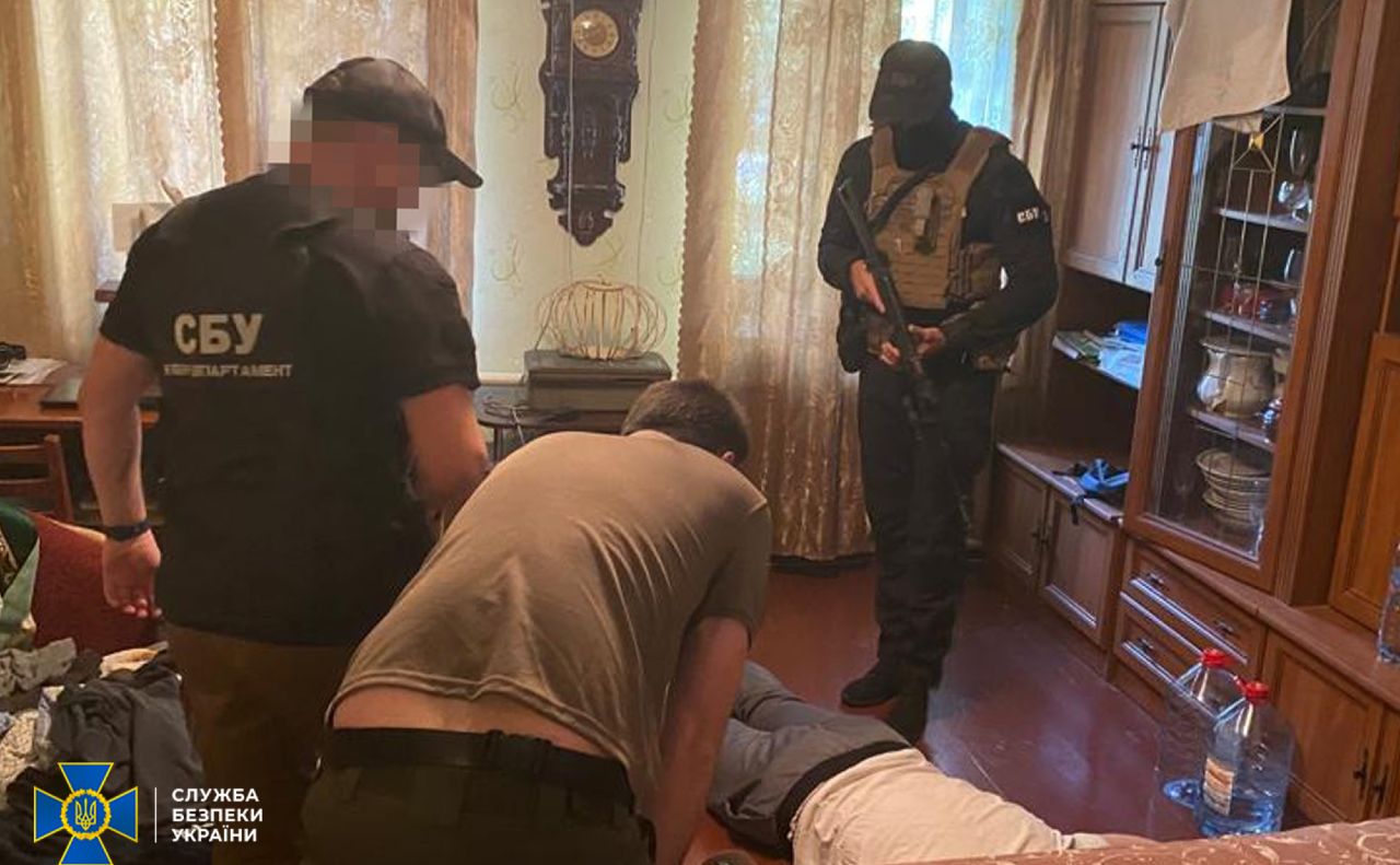 Фото з місця затримання зрадника. Джерело: СБУ