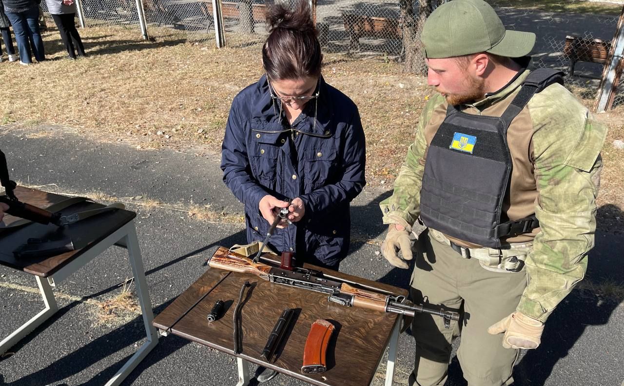 Серед напрямків підготовки — вогнева підготовка. Фото: Департамент муніципальної безпеки