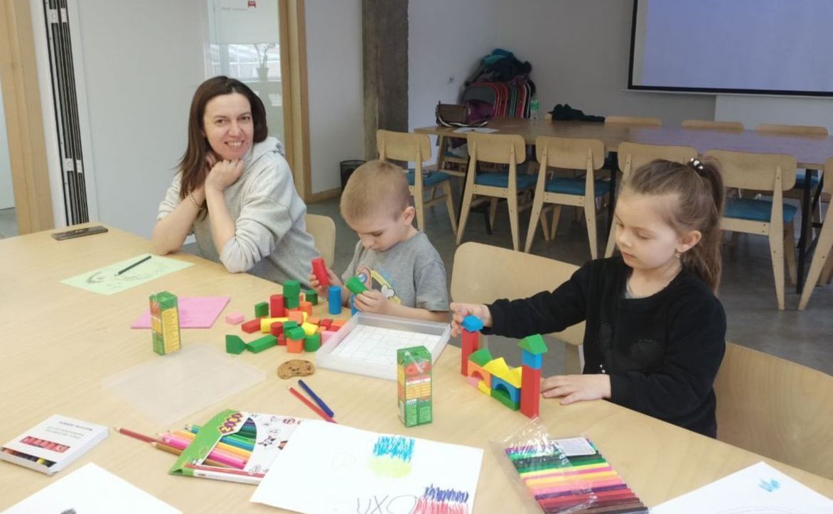Щотижня для юних учасників проводять цікаві активності. Фото: Клуб Добродіїв