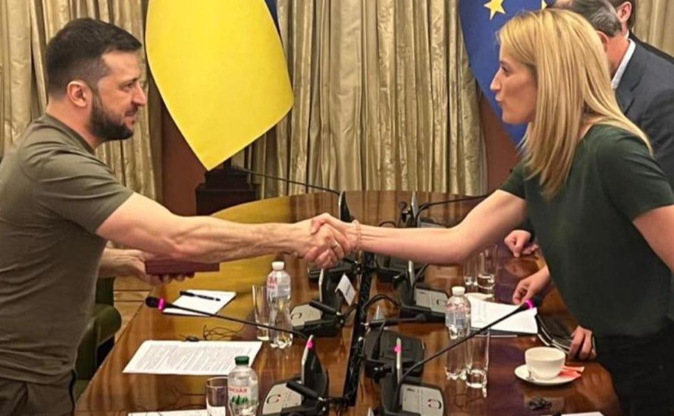 Президент України та голова Європарламенту. Фото: Твіттер Роберта Мецола