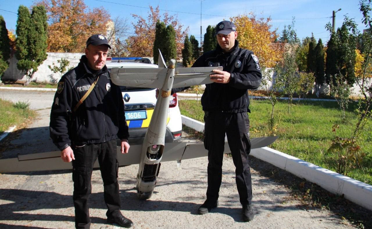 Фахівці з’ясують, що саме знімав цей БПЛА. Фото: Telegram/Андрій Нєбитов