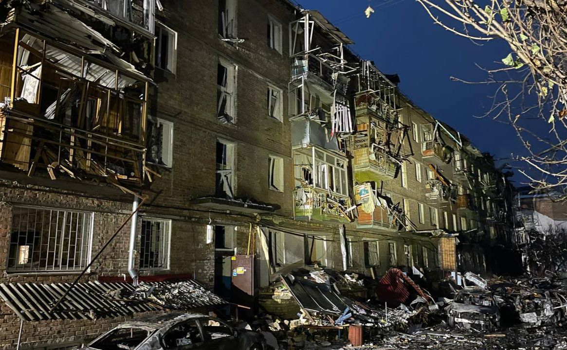 У Вишгороді вибух пошкодив чотири житлові будинки. Фото: Telegram/Кулеба