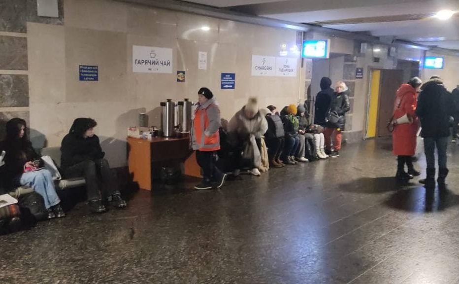 Вокзал не припиняє роботу. Фото: Укрзалізниця