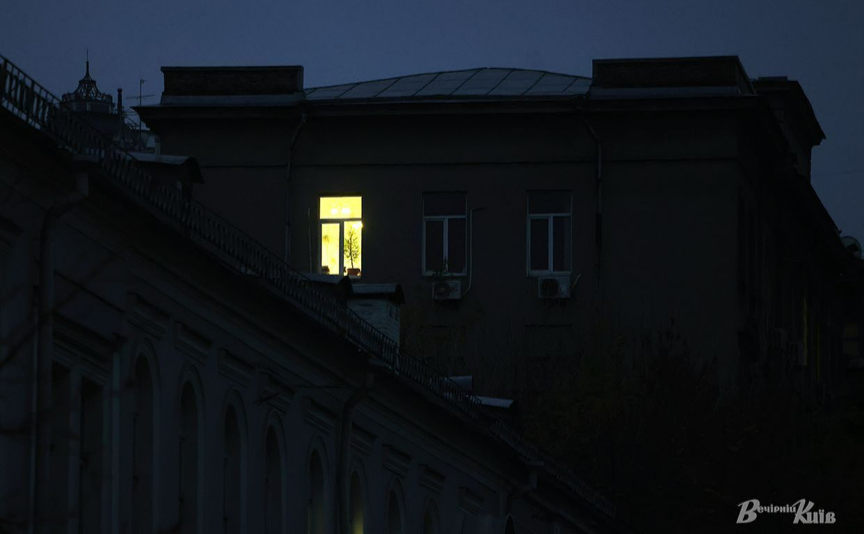 На Київщині діють аварійні графіки відключення світла. Ілюстративне фото: Борис Корпусенко