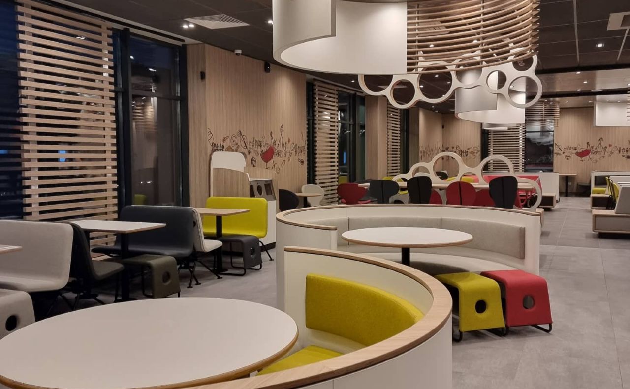 Зал у оболонському McDonald’s. Фото: McDonald’s
