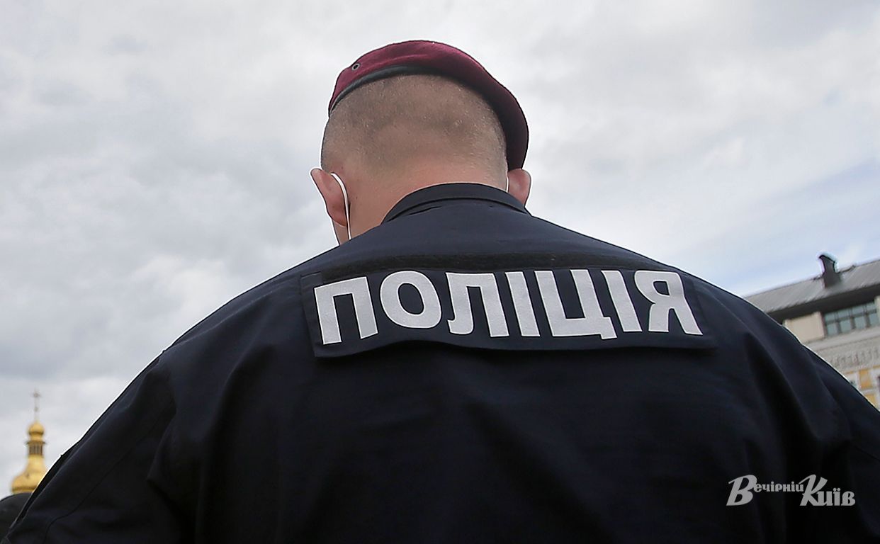 Кияни пильнують за порядокм у багатоквартрних будиноках. Фото ілюстративне: Борис Корпусенко