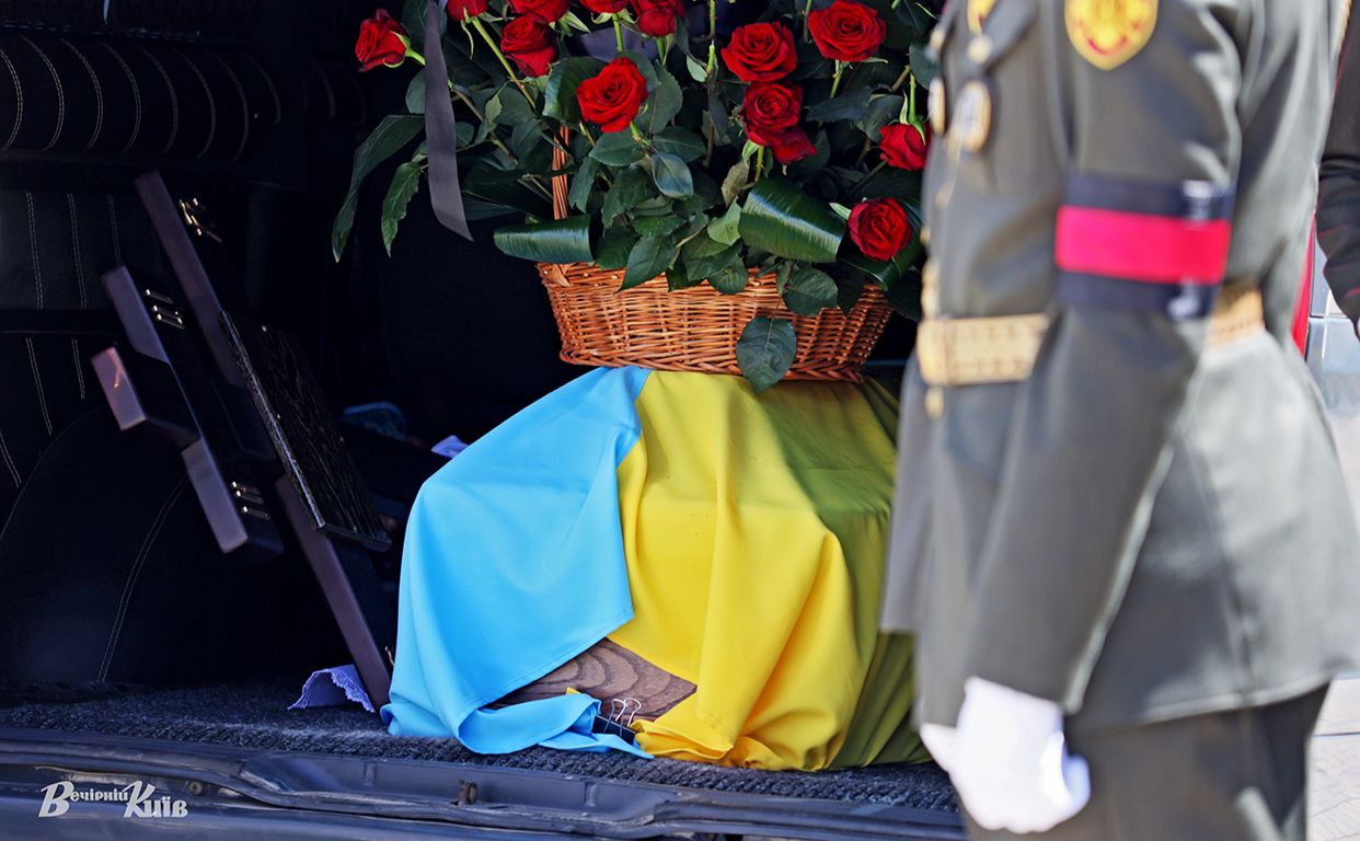 Україна повертає загиблих героїв. Фото ілюстративне: Борис Корпусенко