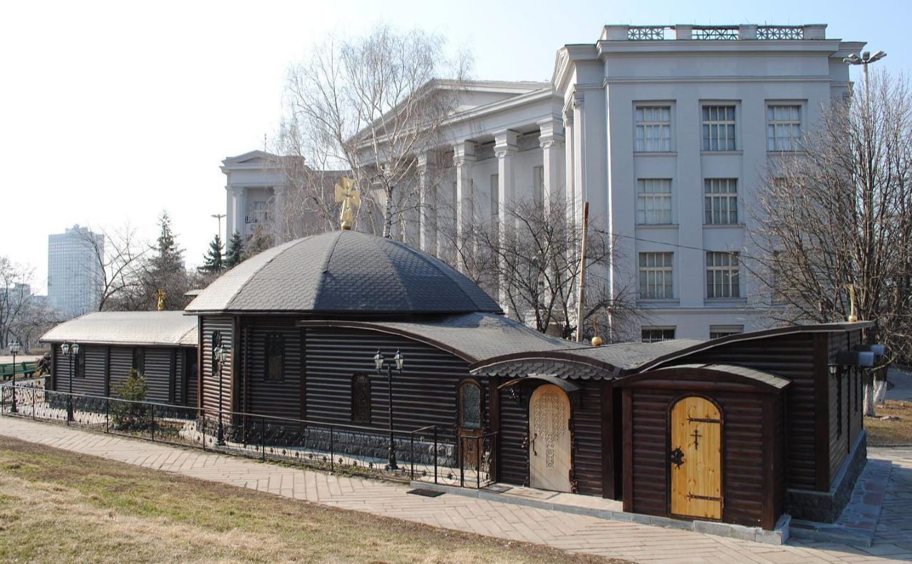 З роками у каплиці «додавалися» секції. Фото зі сторінки «Десятинный монастырь Рождества Пресвятой Богородицы»