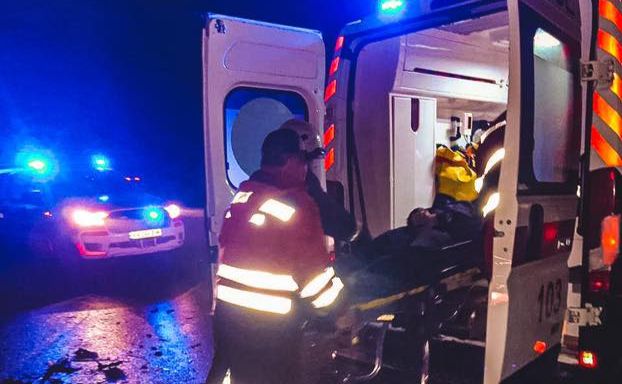 Чоловіка з переломами забрала «швидка». Фото: ГУ ДСНС у Києві