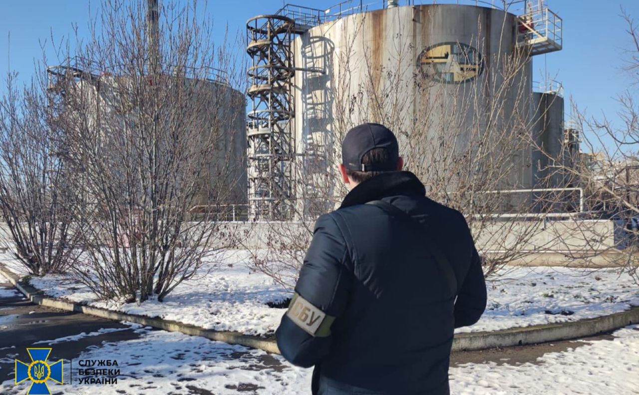 На підприємствах нафтопереробки пройшли обшуки. Фото: СБУ
