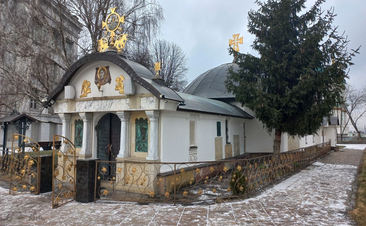 Музей вимагає, щоб УПЦ МП своїм коштом знесла незаконну споруду. Фото: Ольга Косова