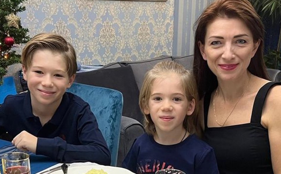 Юлія Петрова та її двоє синів Захар та Макар. Фото: з особистого архіву Сергія Петрова