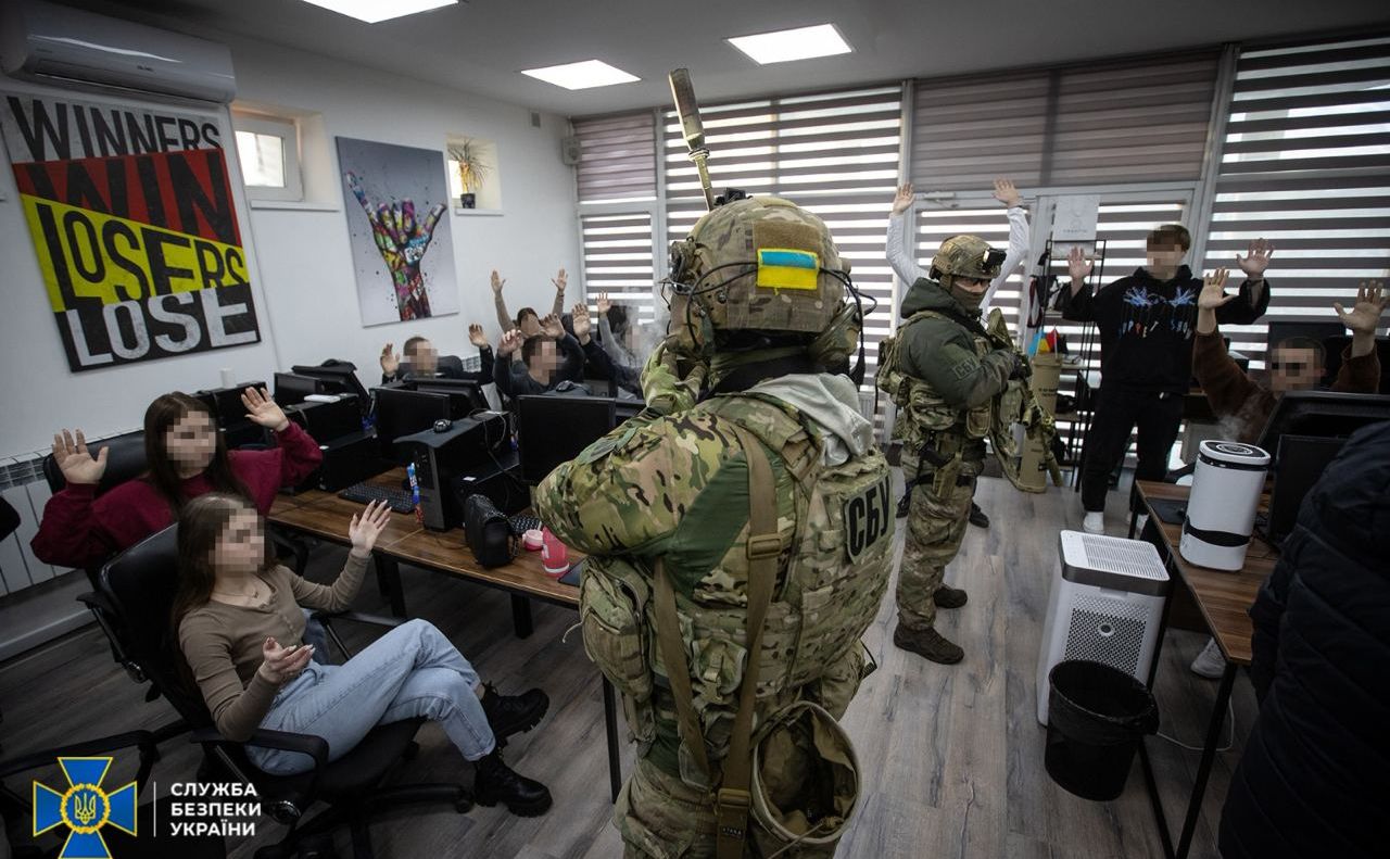 Шахраї з окупованого Донецька отримували доступ до онлайн банкінгу. Фото ілюстративне: З відкритих джерел