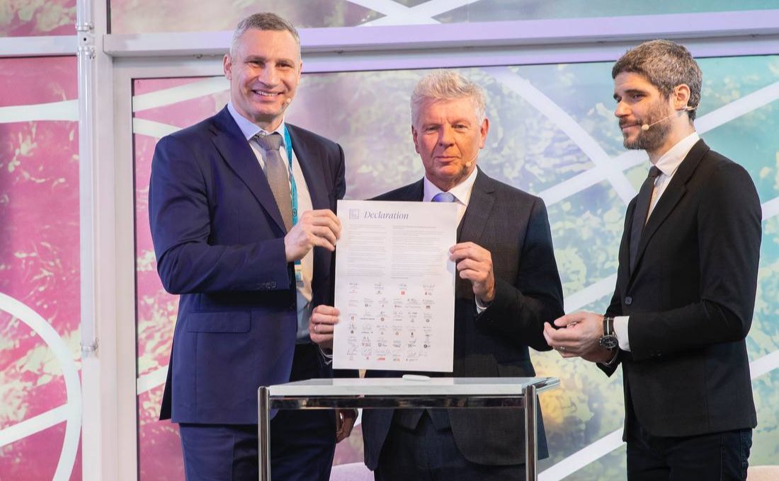На конференції. Фото: Телеграм Віталія Кличка