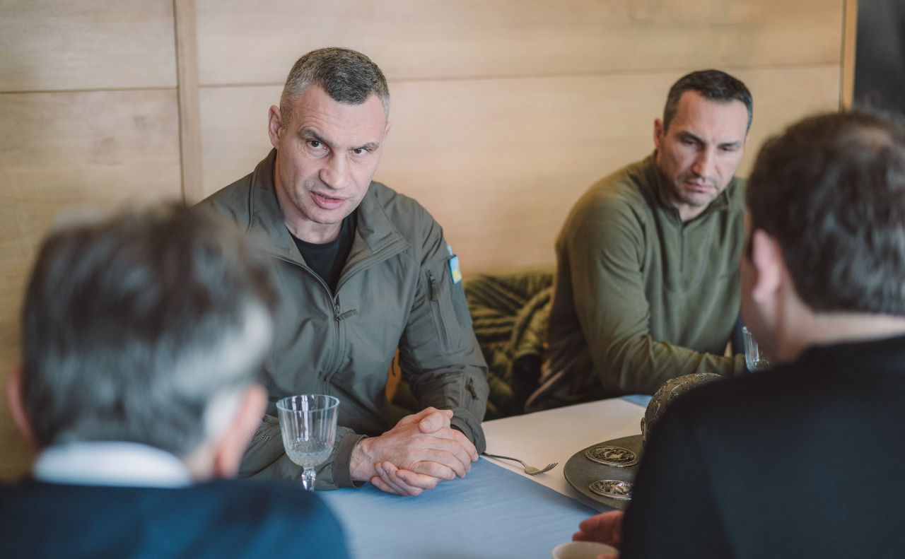Під час зустрічі. Фото: Твіттер СДПН