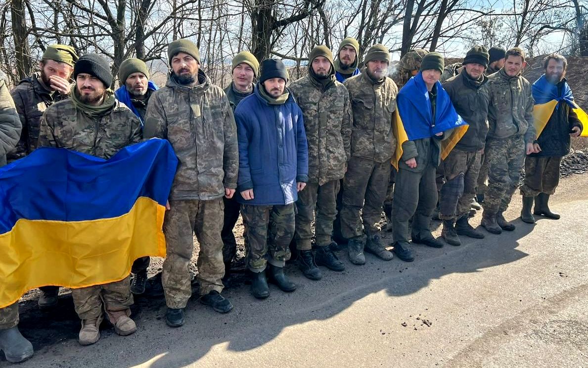Більшість зі звільнених мають поранення. Фото: Telegram/Єрмак