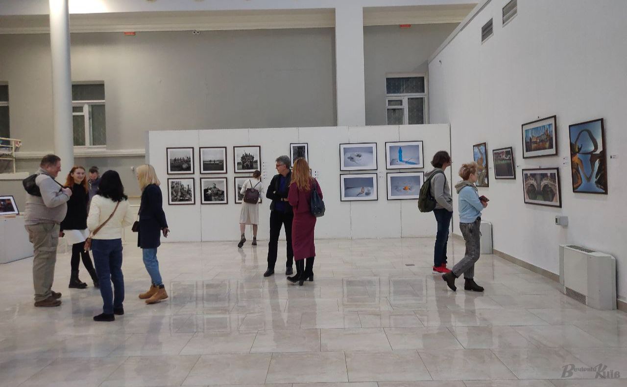 До експозиції увійшли проєкти київських фотографів. Фото авторки