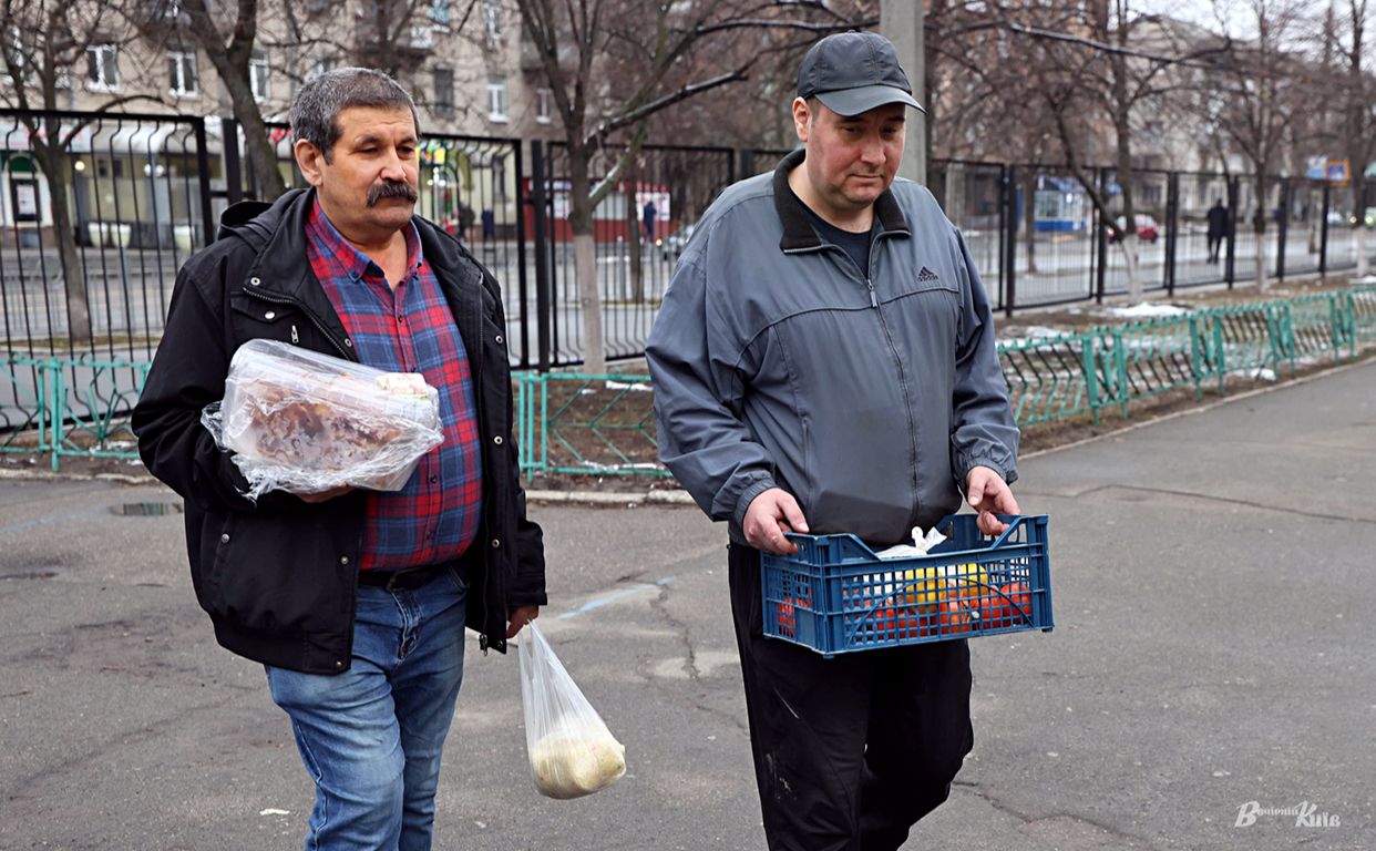 У центрах соцзахисту надають допомогу. Фото: Борис Корпусенко