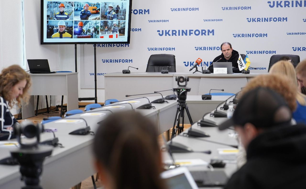 Гендиректор ДТЕК Київські електромережі розповів, як компанія прожила осінньо-зимовий період в умовах війни. Фото: ДТЕК Київські електромережі