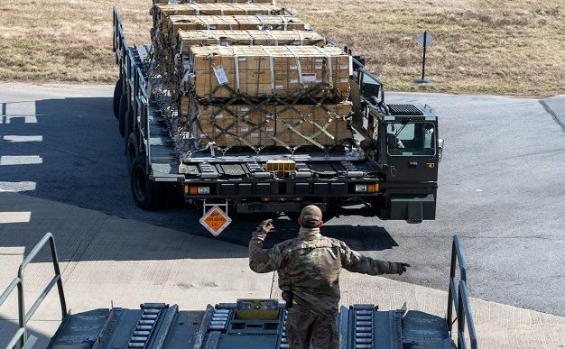Зброя з нового пакету допомоги США Україну. Фото: Пентагон