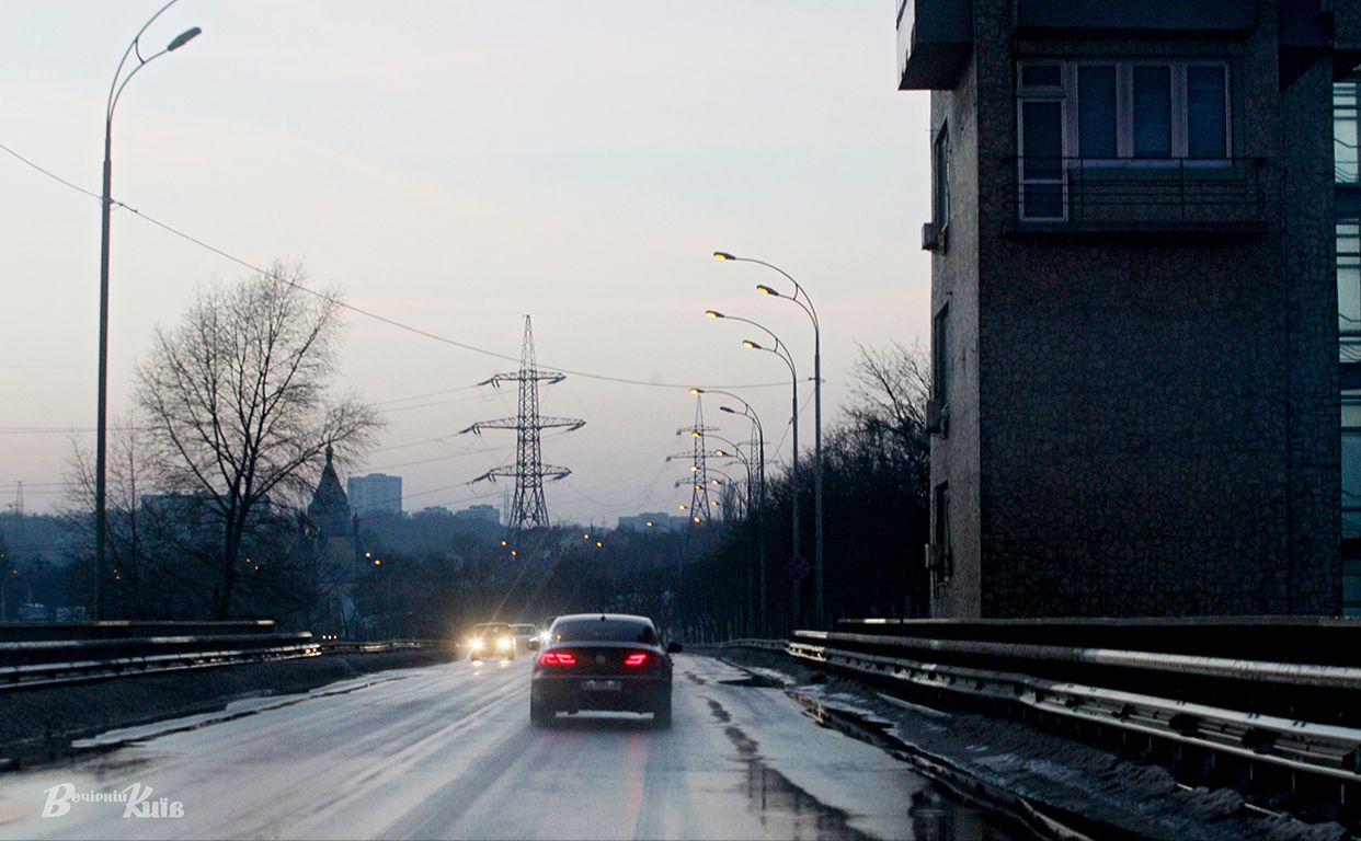 Туман на дорозі. Фото: Борис Корпусенко
