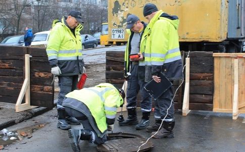 Фахівці «Київводоканалу» увечері локалізували витік води з пошкодженої магістралі. Фото ілюстраційне: КП «Київводоканал»