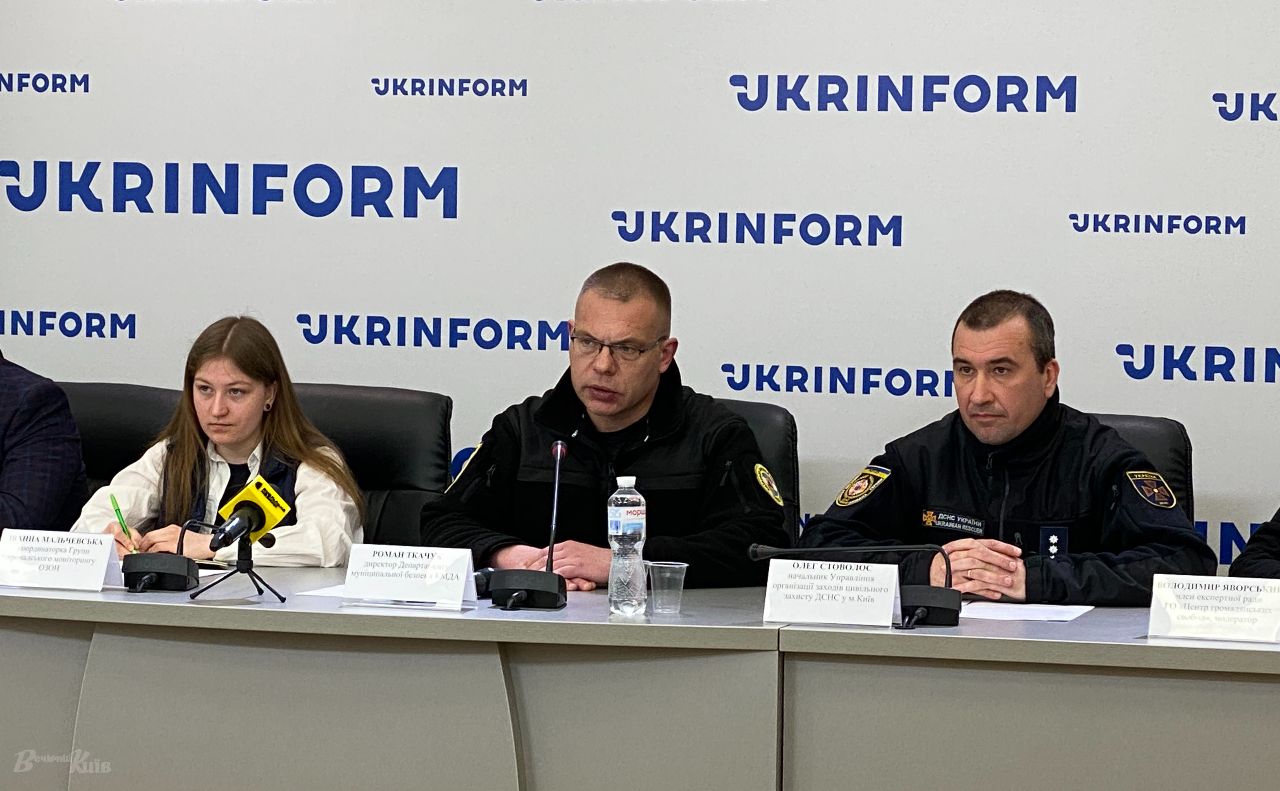 На фото (зліва направо): Іванна Мальчевська, Роман Ткачук, Олег Стоволос. Фото: Олександр Галух