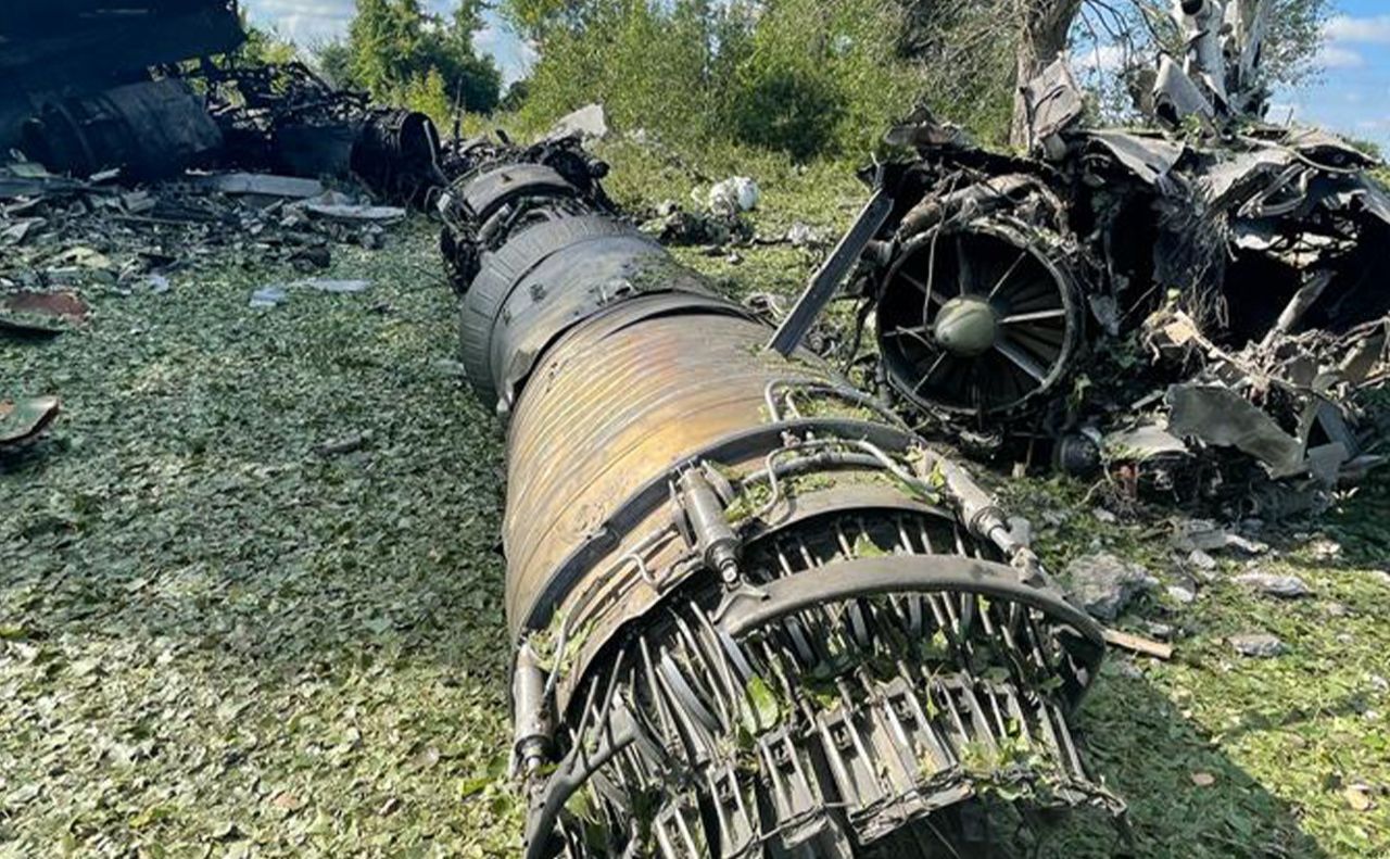 Знищені російською ракетою українські літаки на аеродромі Канатове. Фото: СБУ