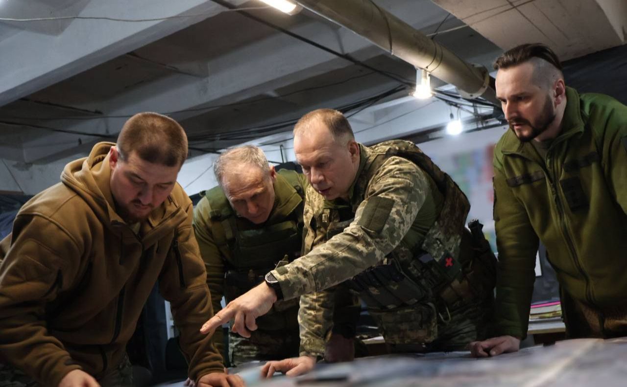 Генерал-полковник Олександр Сирський у штабі на сході. Фото: О.Сирський
