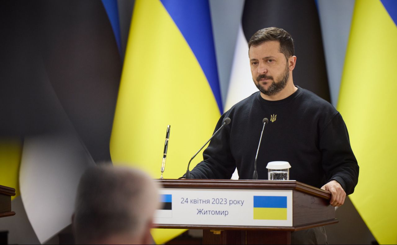 Сьогодні найбільше уваги влада приділяє оборонним питанням. Фото: Офіс Президента