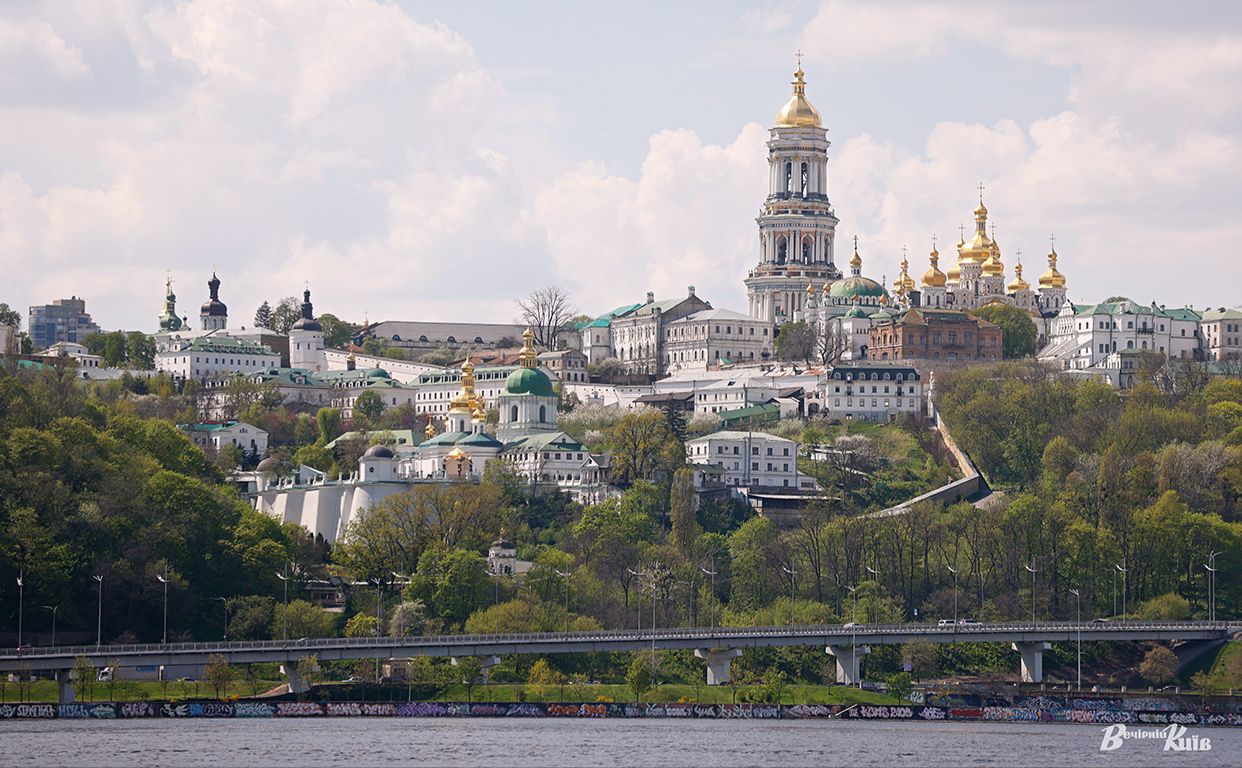 У лаврі нині працює комісія МКІП. Фото: Борис Корпусенко