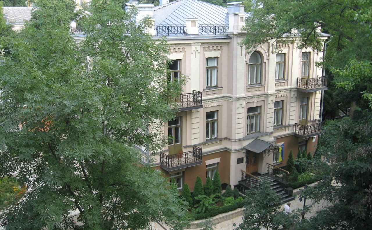 Історико-меморіальний музей Михайла Грушевського