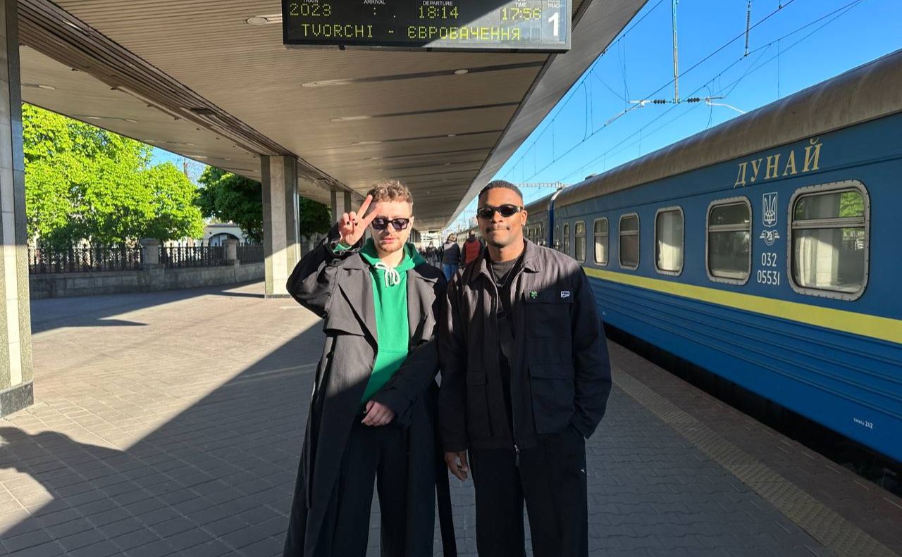 TVORCHI на пероні Центрального залізничного вокзалу у Києві. Фото: Укрзалізниця