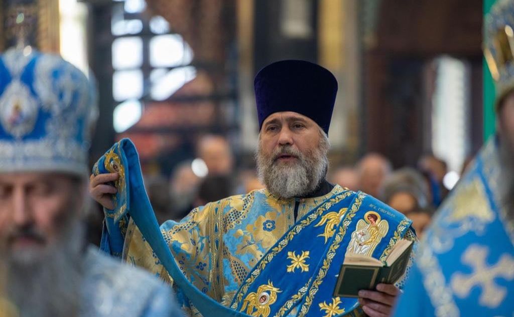 Олігарх Вадим Новинський служить також дияконом в УПЦ (МП). Фото зі сторінки політика у соцмережах