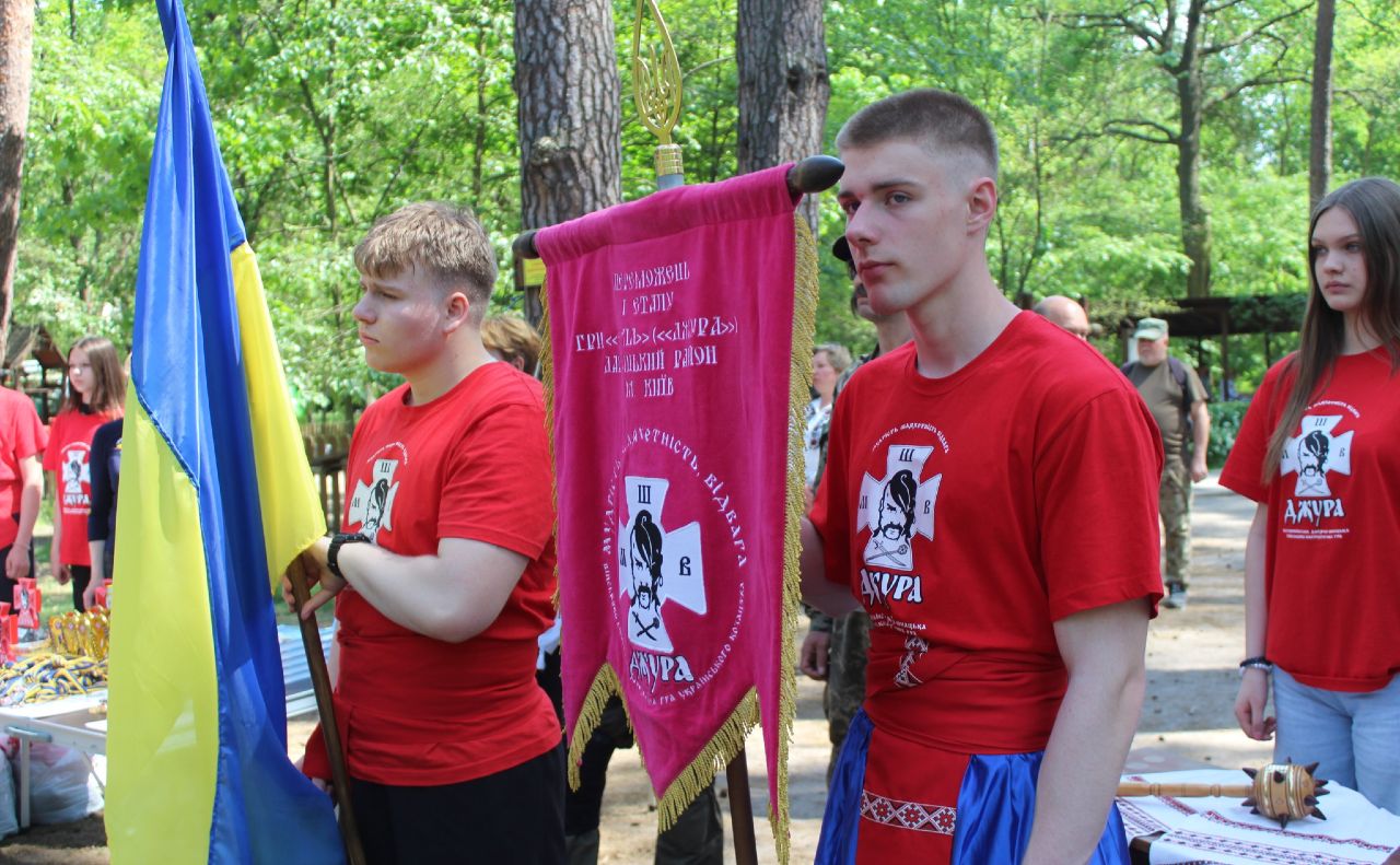 Учасники змагань гідно продовжують козацькі традиції. Фото: Дарницька РДА