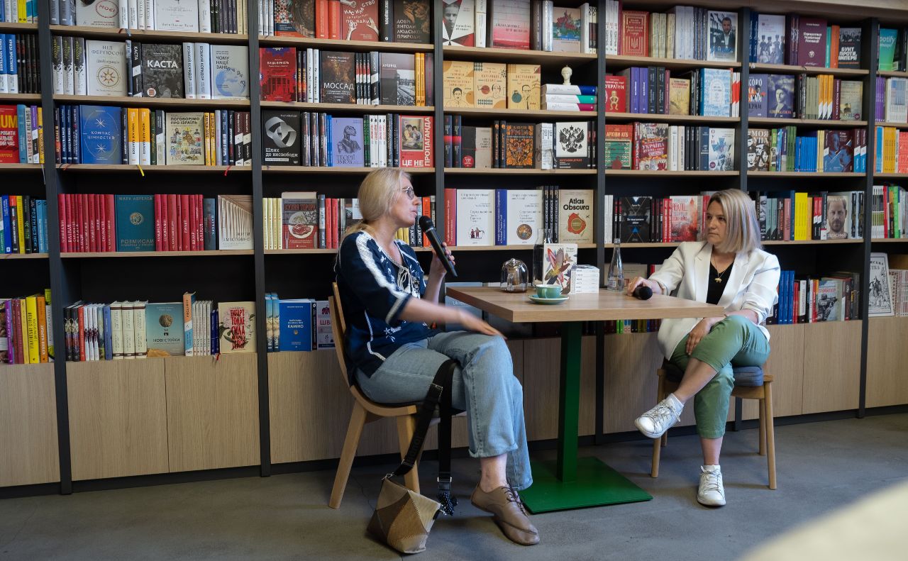 У київській книгарні презентували нову книгу. Фото: Наталка Марків