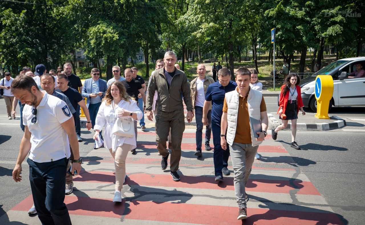 Кличко пройшовся Мостицьким масивом. Фото: Олексій Самсонов