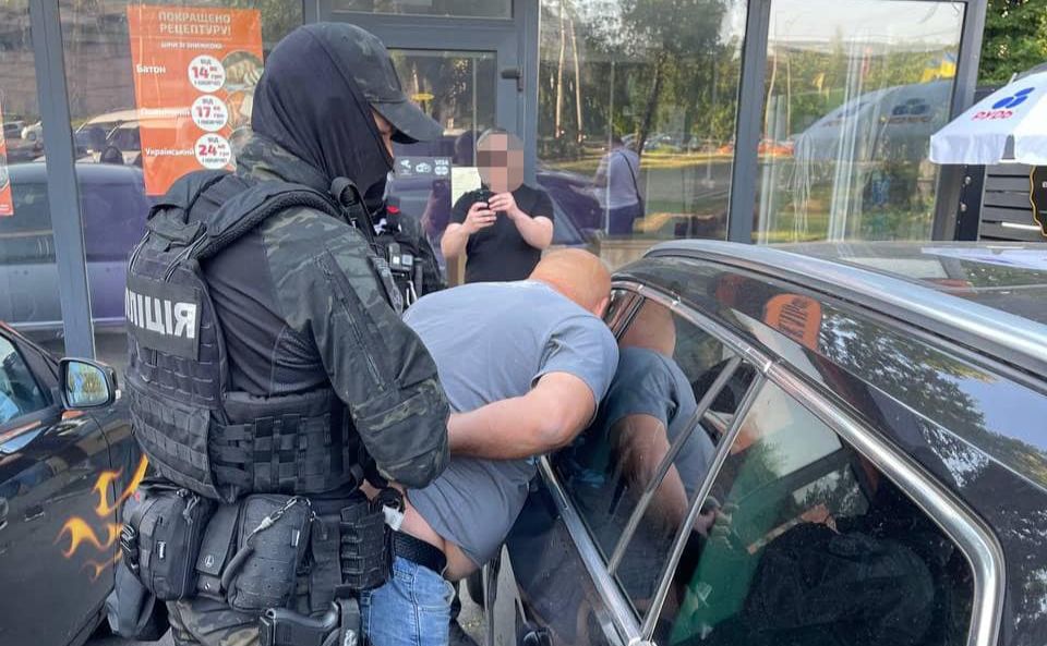 Ділків затримали та повідомили про підозру. Фото: Київська міська прокуратура