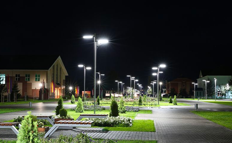 Вуличні LED світильники: Створення яскравого та безпечного простору