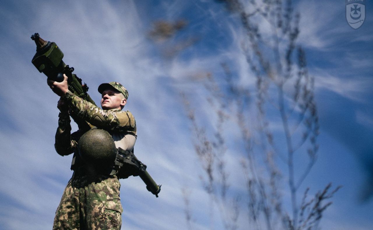 Нацгвардієць «Іглою» збив дві російські ракети на Київщині. Фото: Національна гвардія України