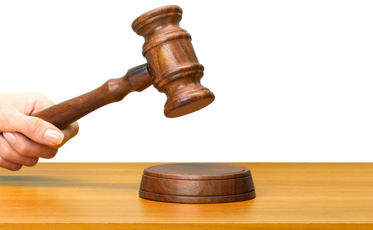 Жінку судитимуть за пособництво у шахрайстві та підробку документів. Фото ілюстративне: з відкритих джерел