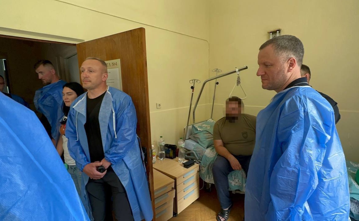 Фото під час зустрічі з пораненними бійцями КОРД. Фото: Нацполіція