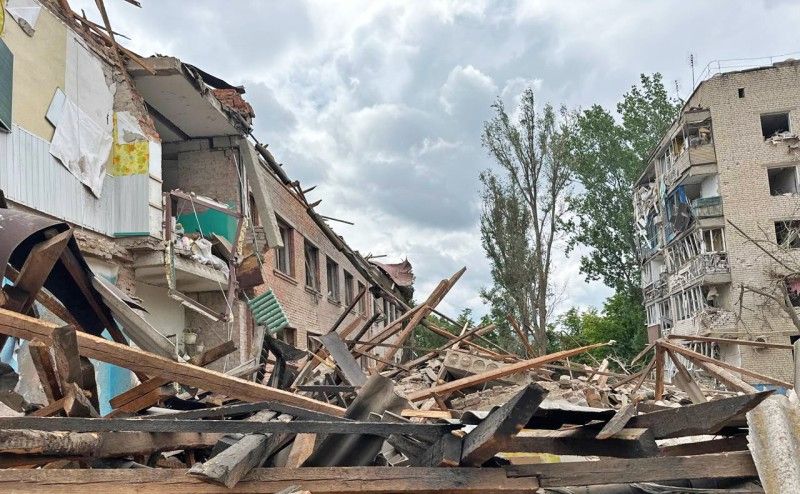 Під завалами ще можуть бути люди. Фото: Нацполіція