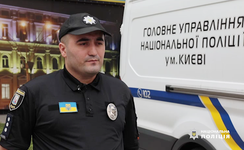 Васіф Карімов до приїзду рятувальників загасив пожежу. Фото: поліція