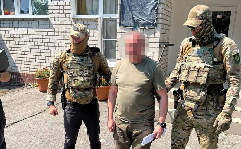 Військкому повідомили про підозру. Фото: ДБР
