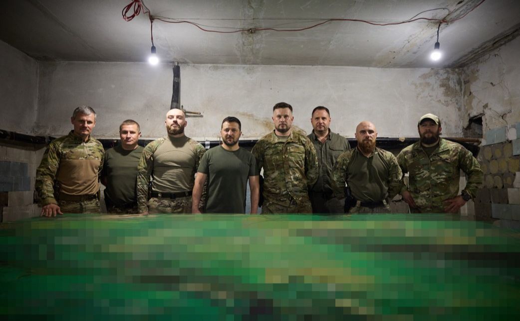 Зеленський обговорив із комбригами та комбатами проблемні питання. Фото: ОП